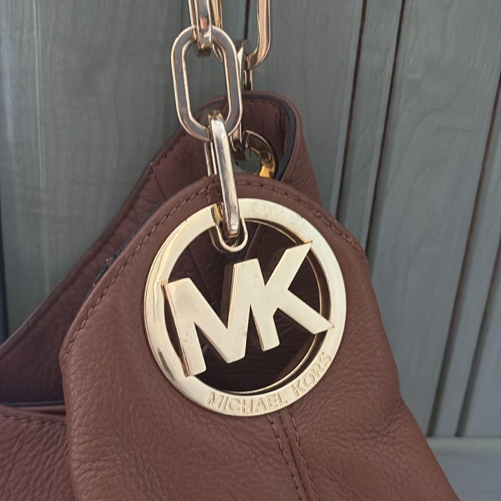 Michael Kors Brown Pebble Leather Shoulder Bag with Chain-Link Strap - Picture 3 of 3